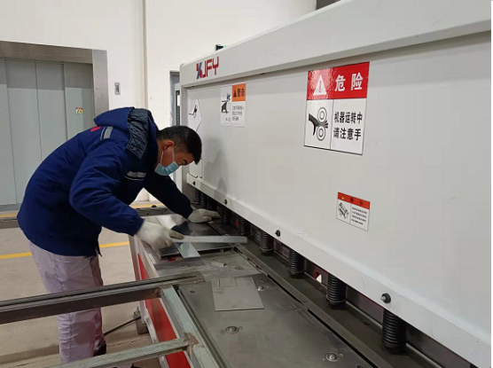 安徽龍和電力集團(tuán) 以5G網(wǎng)絡(luò)為引擎，打造智能配電柜工廠新標(biāo)桿